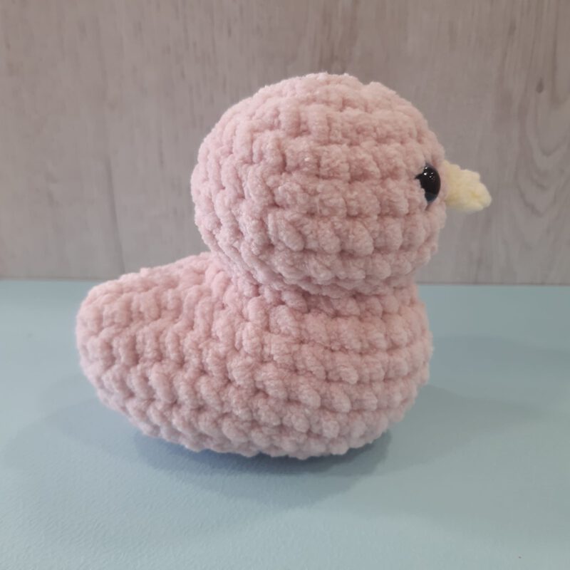 Gehaakte eendjes van chenillegaren