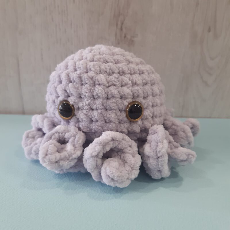 Gehaakte oktopus van chenillegaren