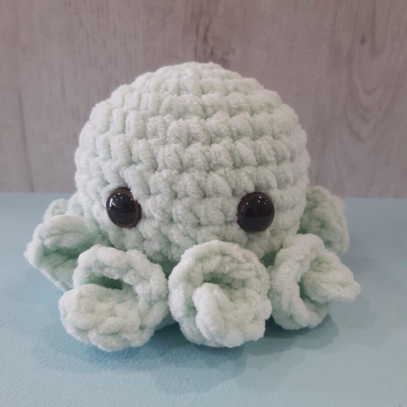Gehaakte oktopus van chenillegaren