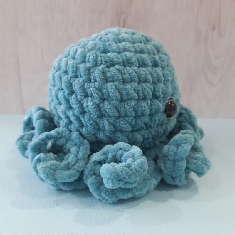 Gehaakte oktopus van chenillegaren