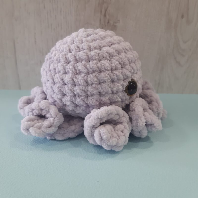 Gehaakte oktopus van chenillegaren
