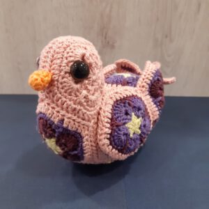 Gehaakt vogeltje met African Flower