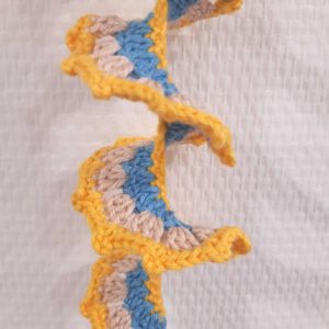 gehaakte windspinner geel beige blauw tuin decoratie