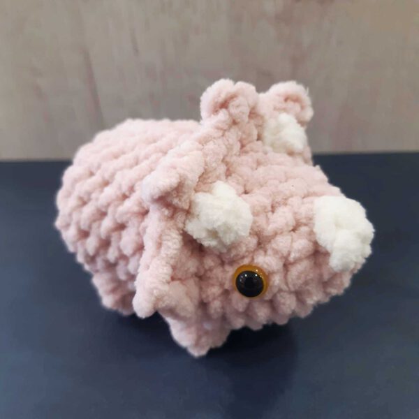 Triceratops lichtroze gehaakte triceratops