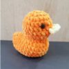 Eend oranje gehaakte eend mini knuffel 7 cm verschillende kleuren